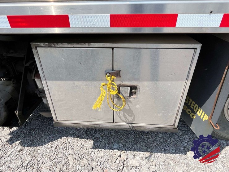 2011-international-paystar-tri-axle-hydrovac-truck-image-29