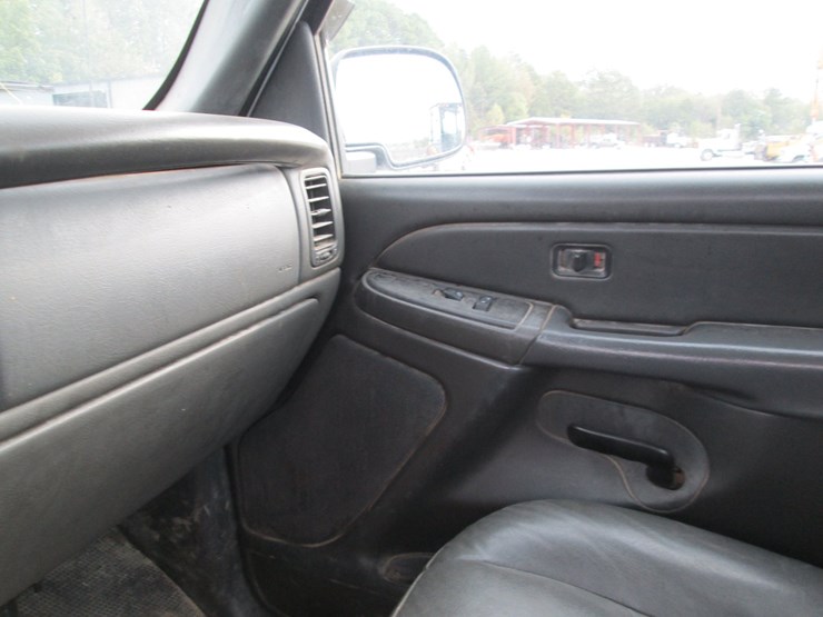 2006-chevrolet-2500hd-image-24