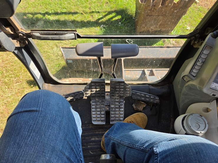 2017-deere-75g-image-29