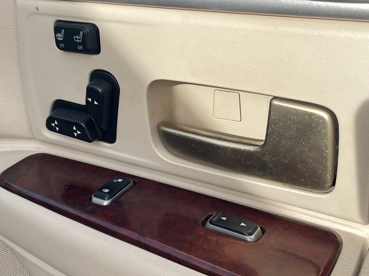 #201-•-2005-lincoln-town-car-(has-wi-title)-image-71