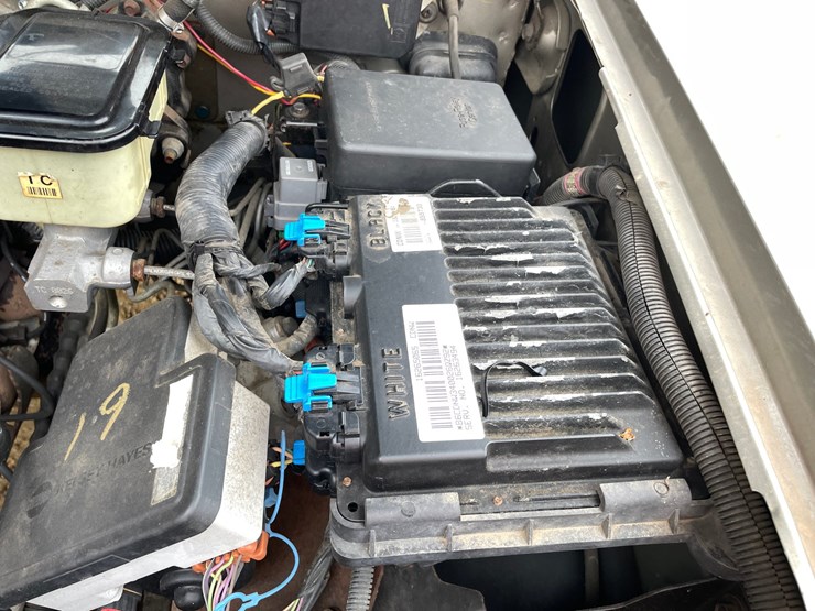 2000-chevrolet-silverado-3500-image-112