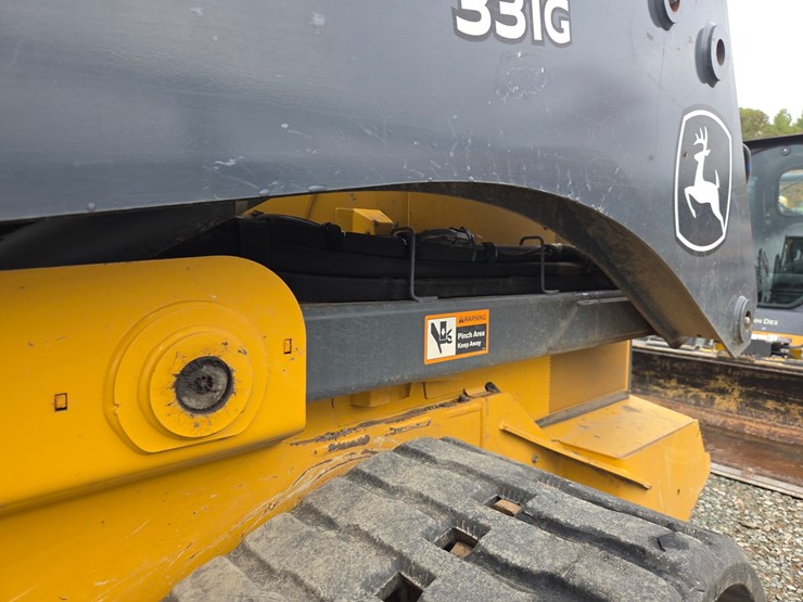 2020-deere-331g-image-18