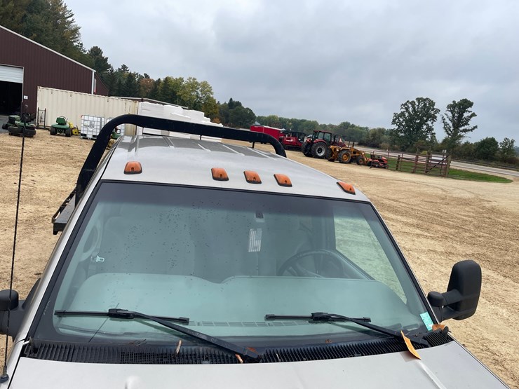 2000-chevrolet-silverado-3500-image-16