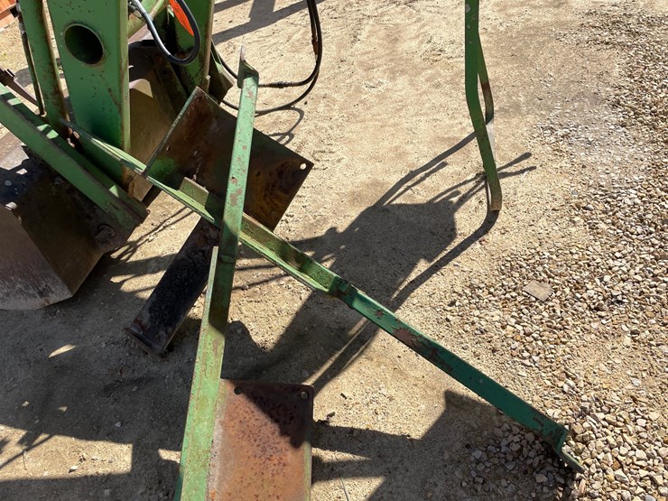 john-deere-148-image-23