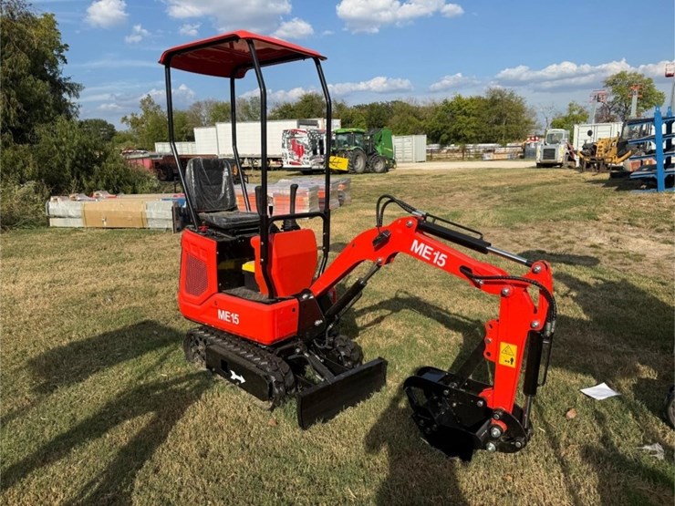 2026-me15-gas-mini-excavator-image-2