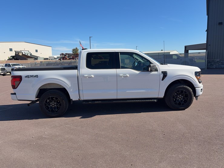 2024-ford-f150-xlt-image-3