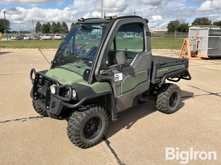 2016-john-deere-gator-image-1