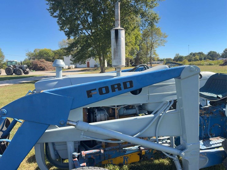 ford-tractor-image-12