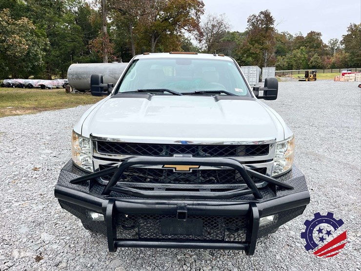 2013-chevrolet-silverado-z71-/-4x4-/-3500hd-pickup-image-11