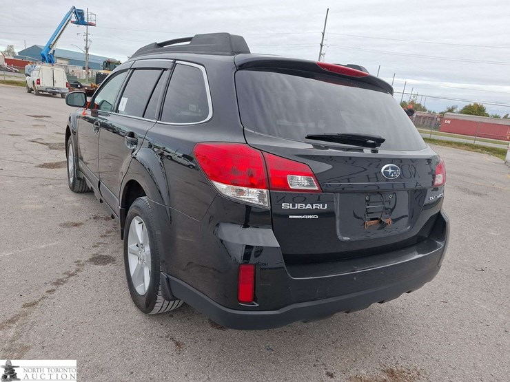 2014-subaru-outback-image-7