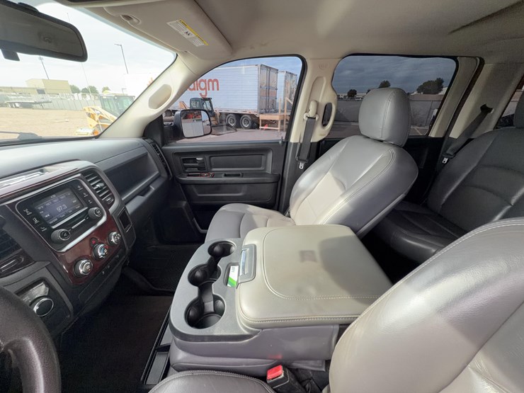 2014-dodge-1500-image-40
