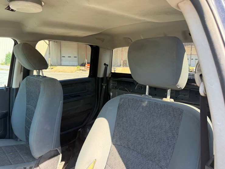 2017-dodge-1500-image-59