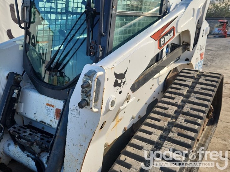2021-bobcat-t870-image-27