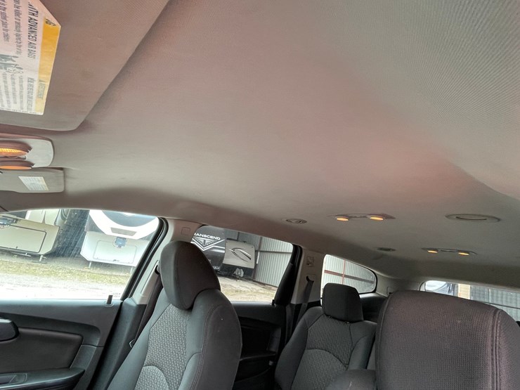 2010-chevrolet-traverse-image-52