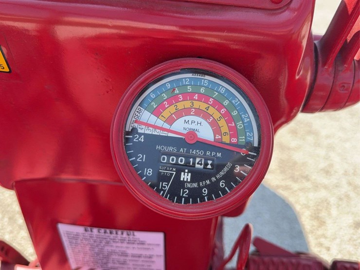 farmall-400-image-33