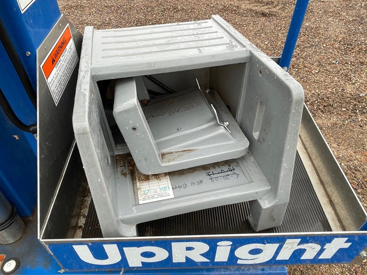 #4647-•-upright-25'-personnel-lift-image-11