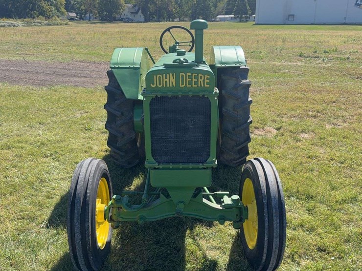 john-deere-b-image-2