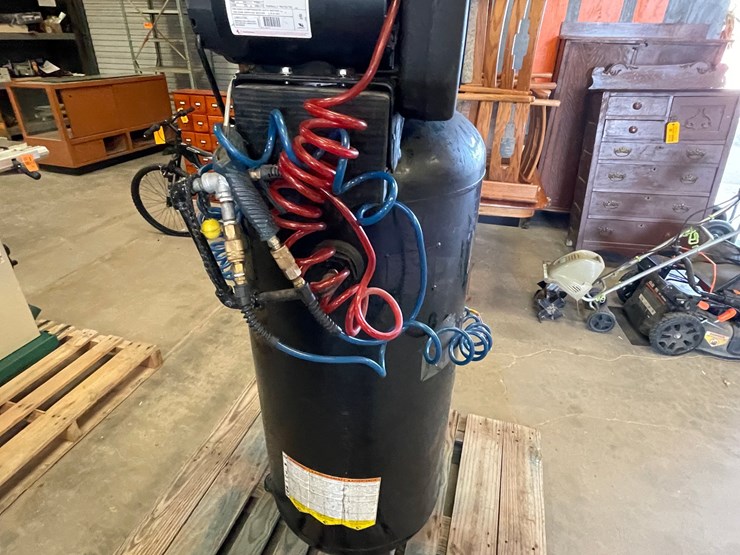#4646-•-60-gallon-vertical-air-compressor-image-4