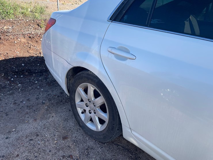 #2762-•-2005-toyota-avalon-(title-in-delay)-image-12