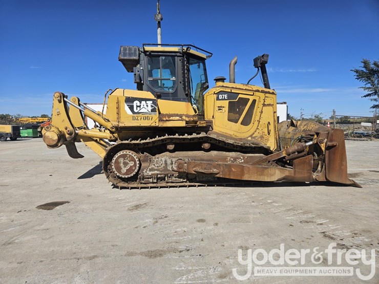 2010-caterpillar-d7e-image-7
