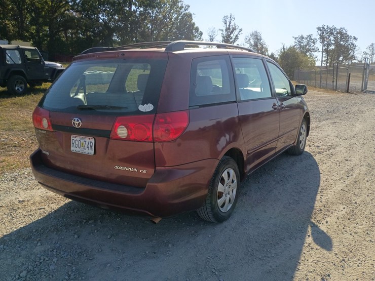 2006-toyota-sienna-image-7