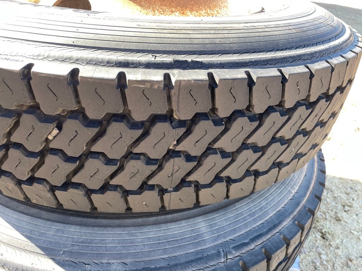 #3021-•-(4)-295/75r22.5-semi-drive-tires-and-rims-image-14