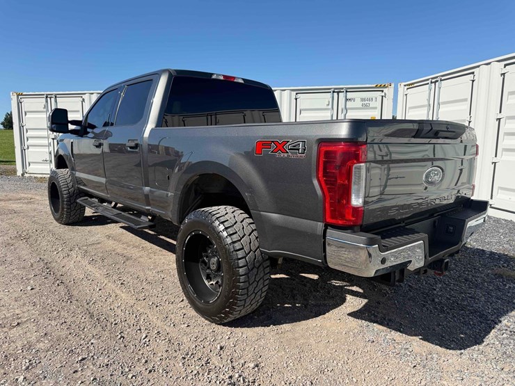 2017-ford-f250-xlt-image-3