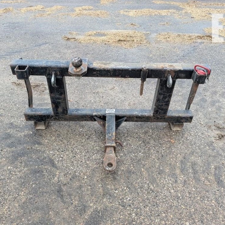 SKID STEER HITCH ATTACHMENT