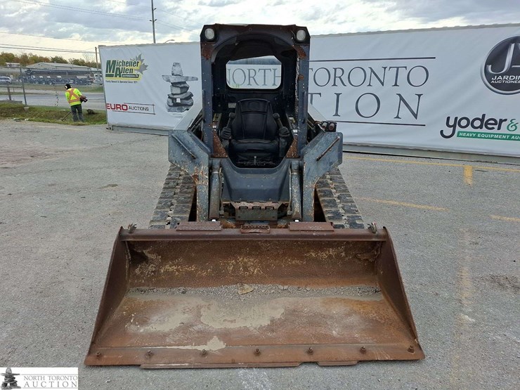 2012-deere-323d-image-2