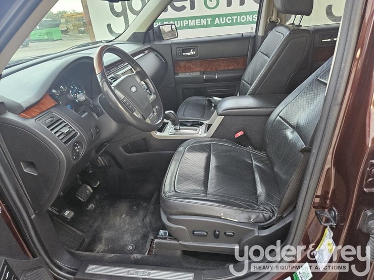 2010-ford-flex-image-18
