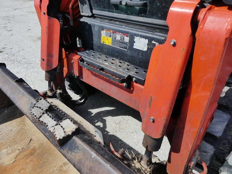 kubota-svl97-2-image-12