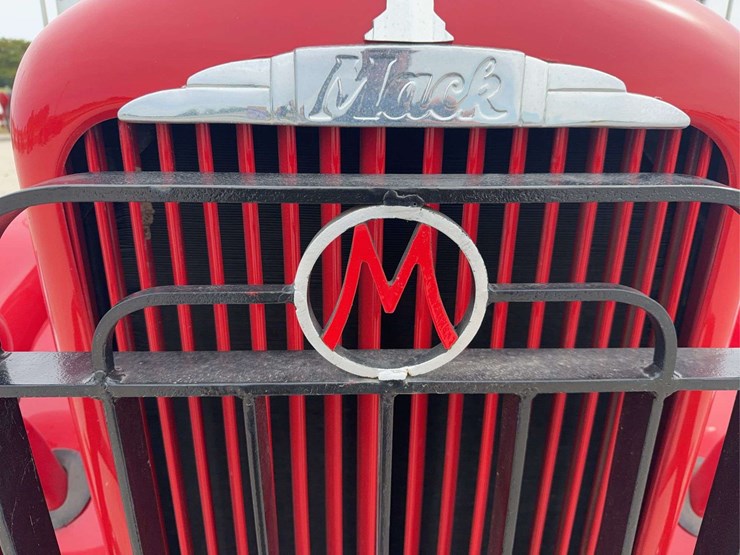 1951-mack-a30-image-16