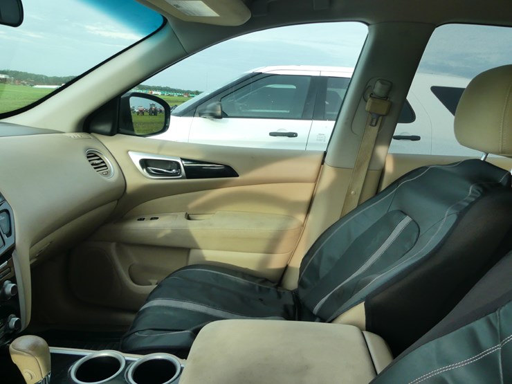 2014-nissan-pathfinder-image-12