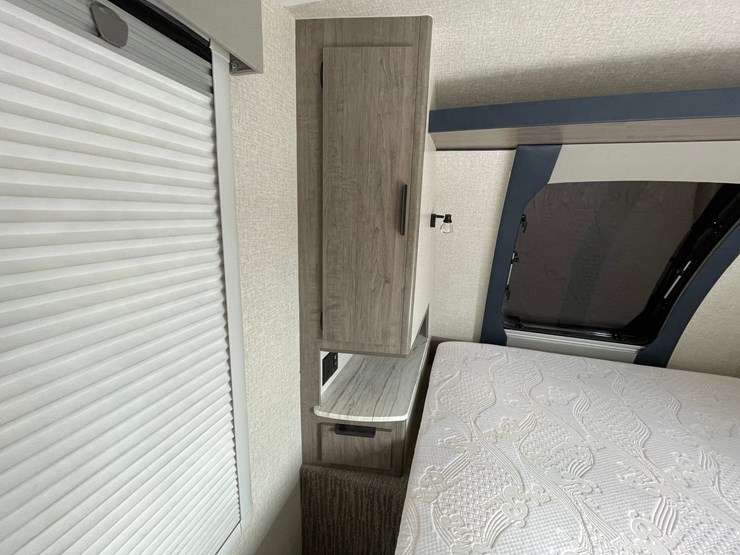#2824-•-2022-lance-travel-trailer,-(has-new-mexico-title)-image-77
