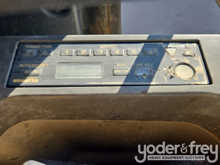 2015-komatsu-pc210-lc-11-image-72