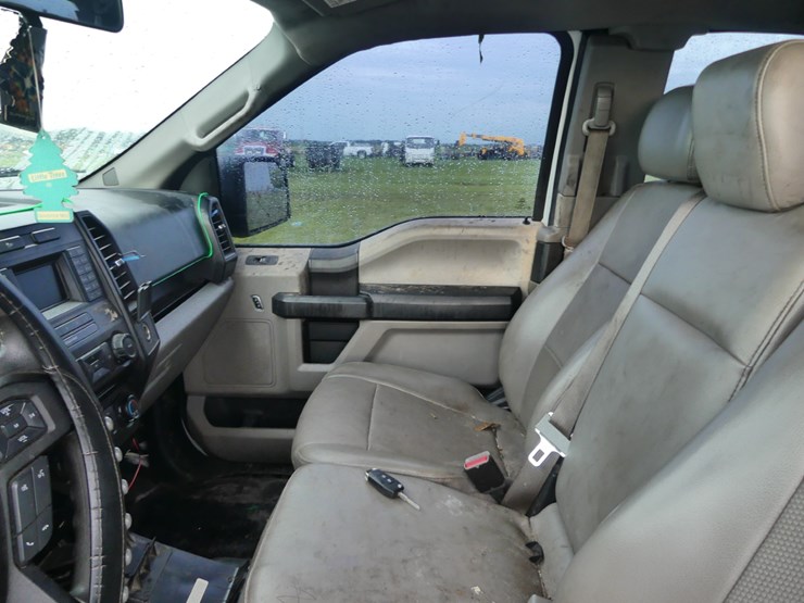 2016-ford-f150-xl-image-10