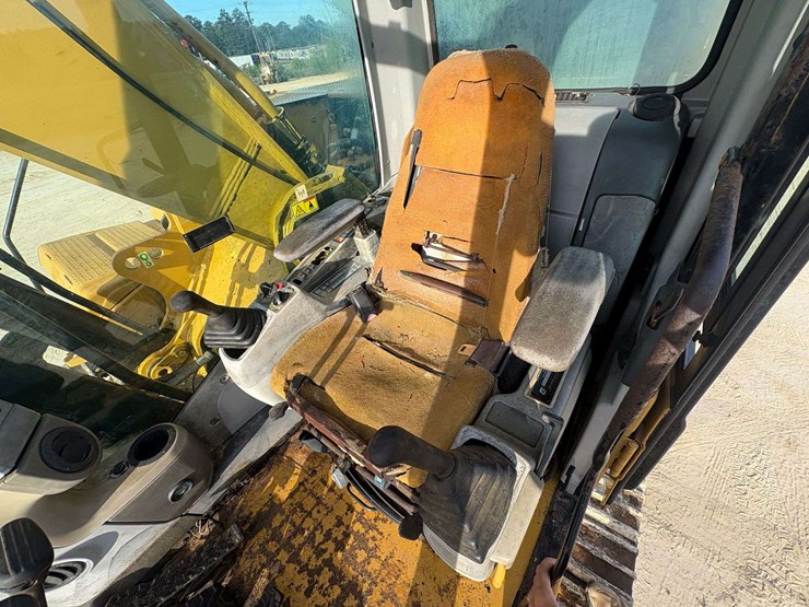 2008-caterpillar-330-image-8