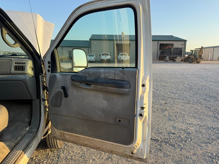 2003-freightliner-fld120-image-117