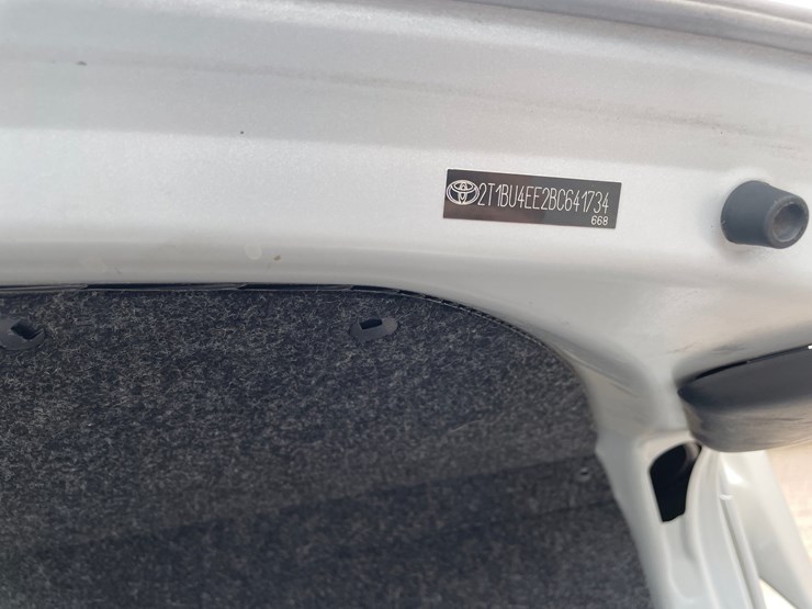 #2765-•-2011-toyota-corolla-(title-in-delay)-image-64