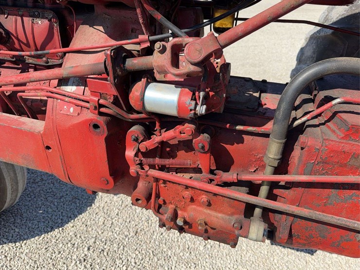farmall-560-image-38