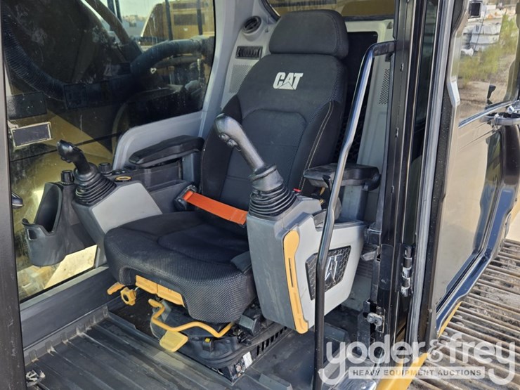 2022-caterpillar-336-image-71