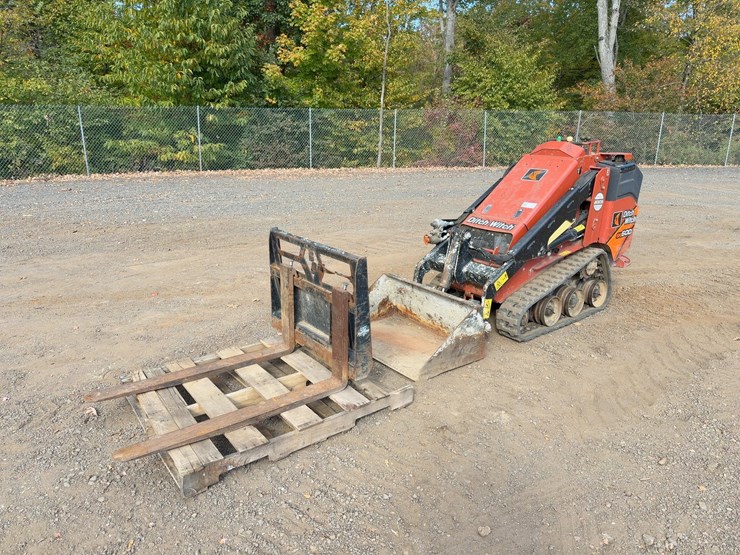 2021-ditch-witch-sk600-image-1
