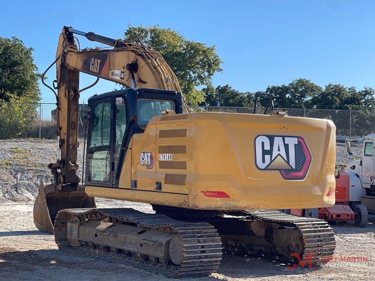 2021-caterpillar-320-image-1