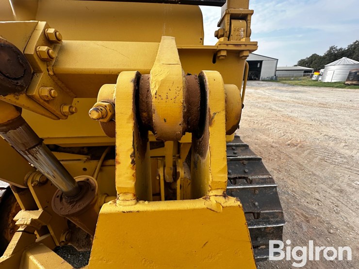caterpillar-d6c-image-19