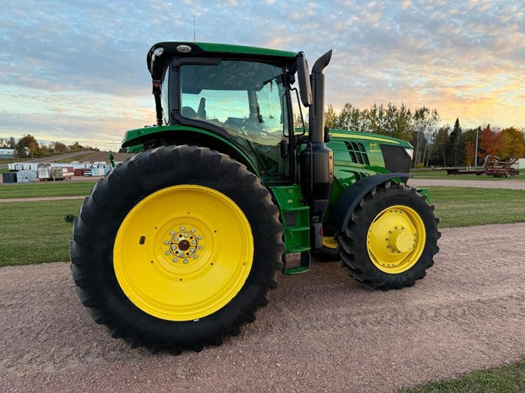 john-deere-6215r-image-4