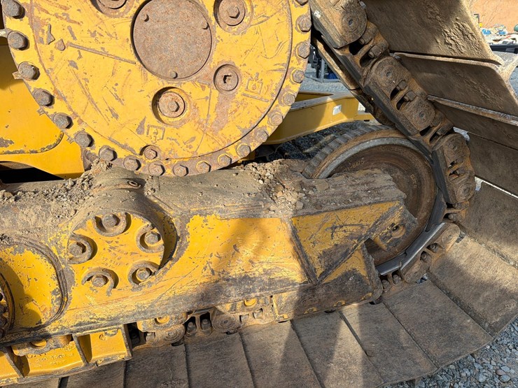 caterpillar-d6t-lgp-image-22