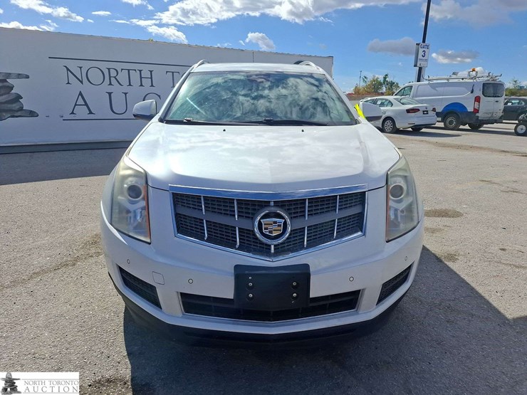 2011-cadillac-srx-image-2