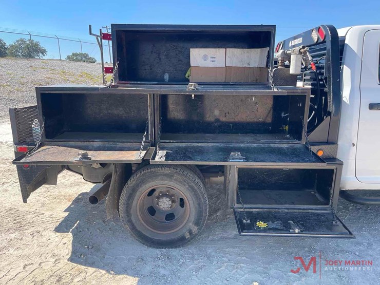 2018-dodge-3500-image-14