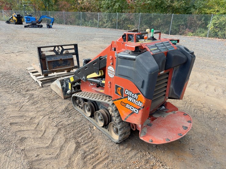2021-ditch-witch-sk600-image-3