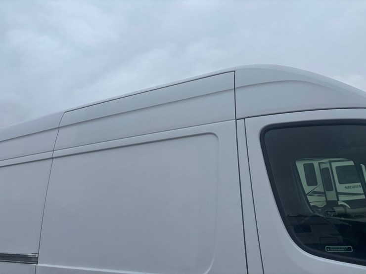 #2333-•-2014-mercedes-sprinter-van-image-19